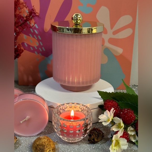 TAYBERRY TEAKWOOD - SCENT UNLEASHED LLC, LUXURY HAND POURED SCENTED CANDLES! - Picture 1 of 6